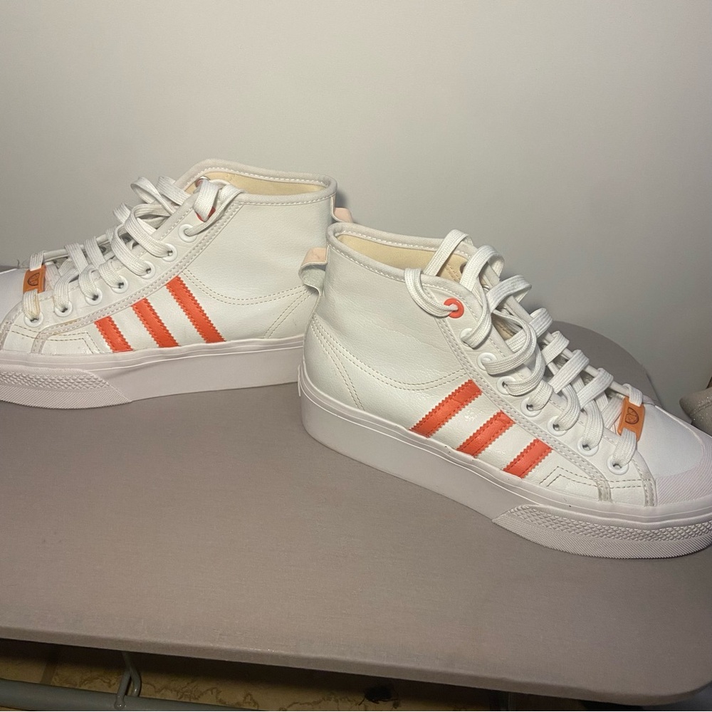 adidas Women's 7.5 Nizza Platform Mid Her Vegan Sneakers in White Bliss Orange - Picture 5 of 8
